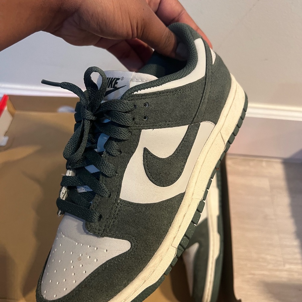 Nike Men’s Dark Green and White Low-Top Sneakers